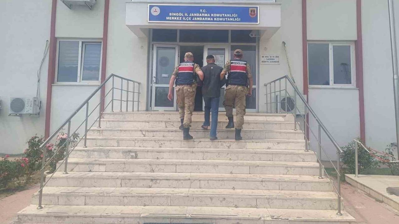 Bingöl'de jandarmadan operasyon: kesinleşmiş cezaları olan 5 zanlı cezaevine gönderildi