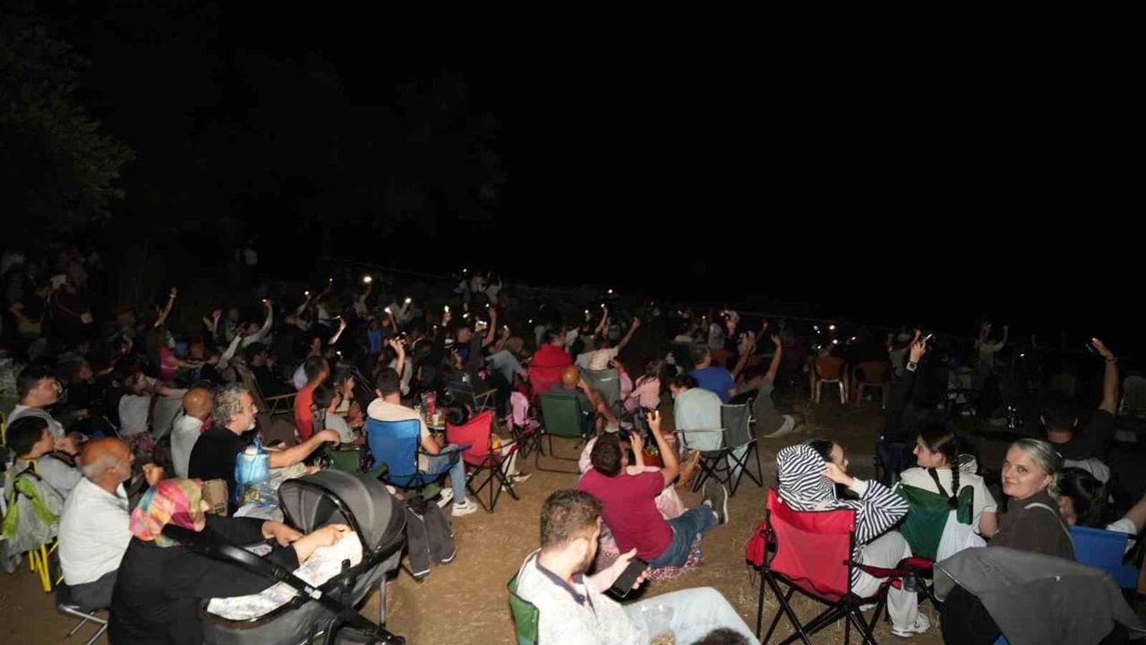 Binler Çiçeközü'nde Perseid meteor yağmurunu izledi