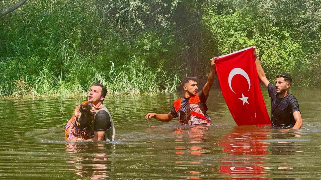 Binlerce kişinin izlediği 853 yıllık bayramda şampiyon ödülünü hastaya bağışladı