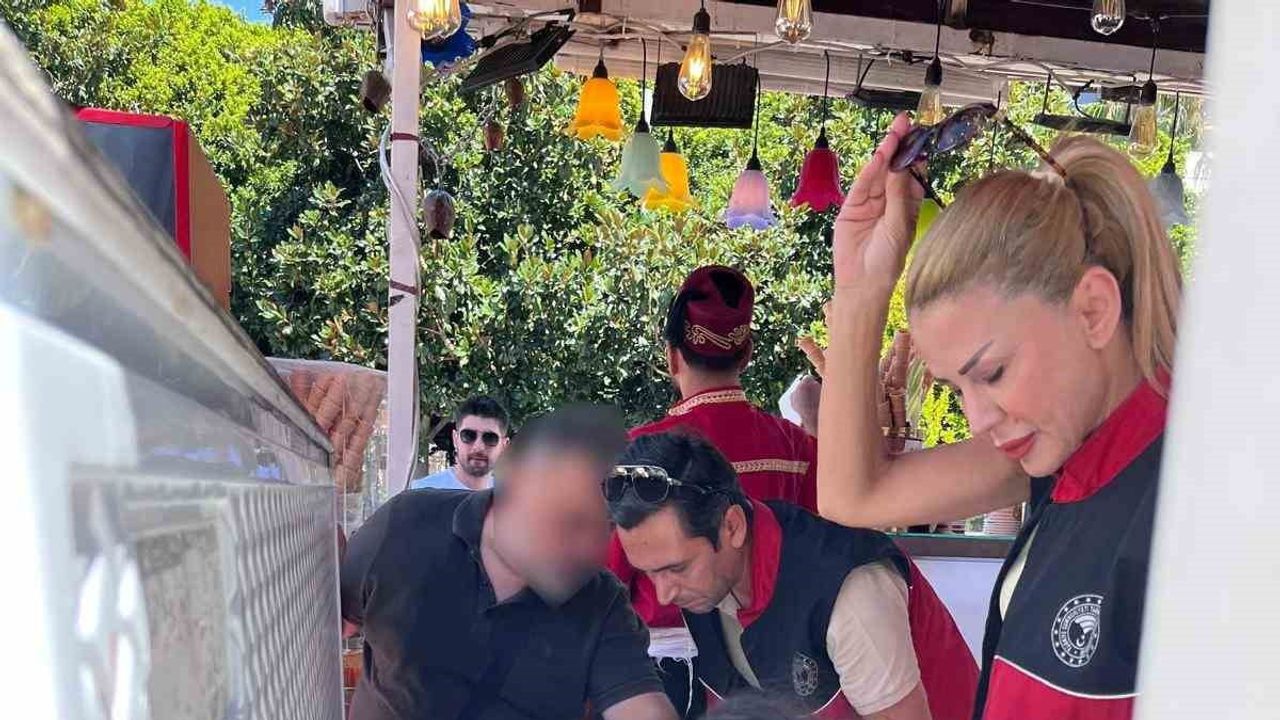 Bir külah için 10 euro iddiası seyyar dondurma tezgâhını kapattırdı