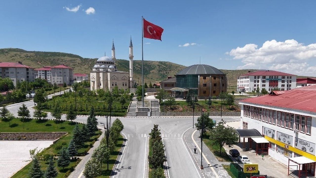 Bitlis Eren tıp fakültesi 50 bin lira burs ve İstanbul ortaklığıyla öne çıktı