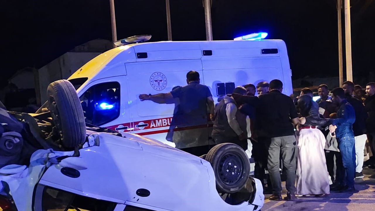 Bitlis'te düğün dönüşü çarpışma serisi: dört kişi yaralandı