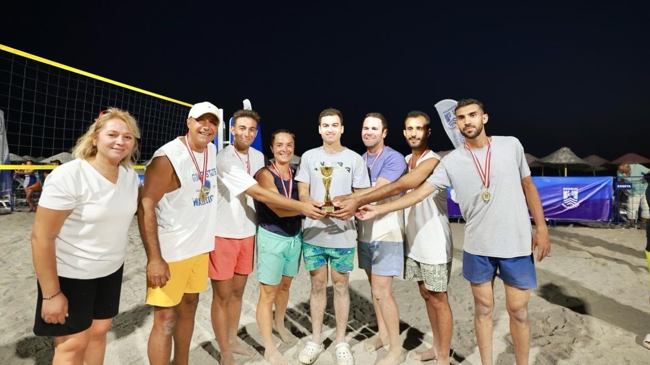 Bodrum'da ilk plaj voleybolu şenliği sona erdi, şampiyon Fener Burnu