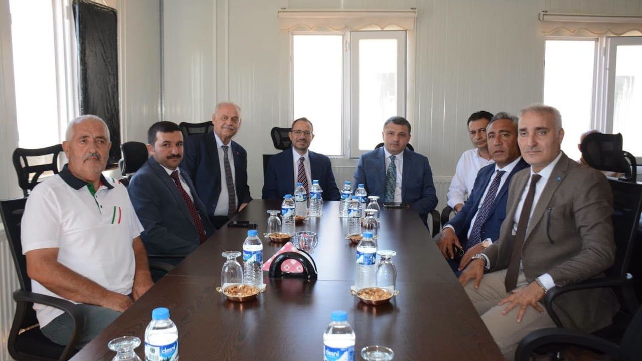 Bölgesel kalkınmayı hedefleyen Gümüşhane-Bayburt havalimanı inşaatında son durum incelendi