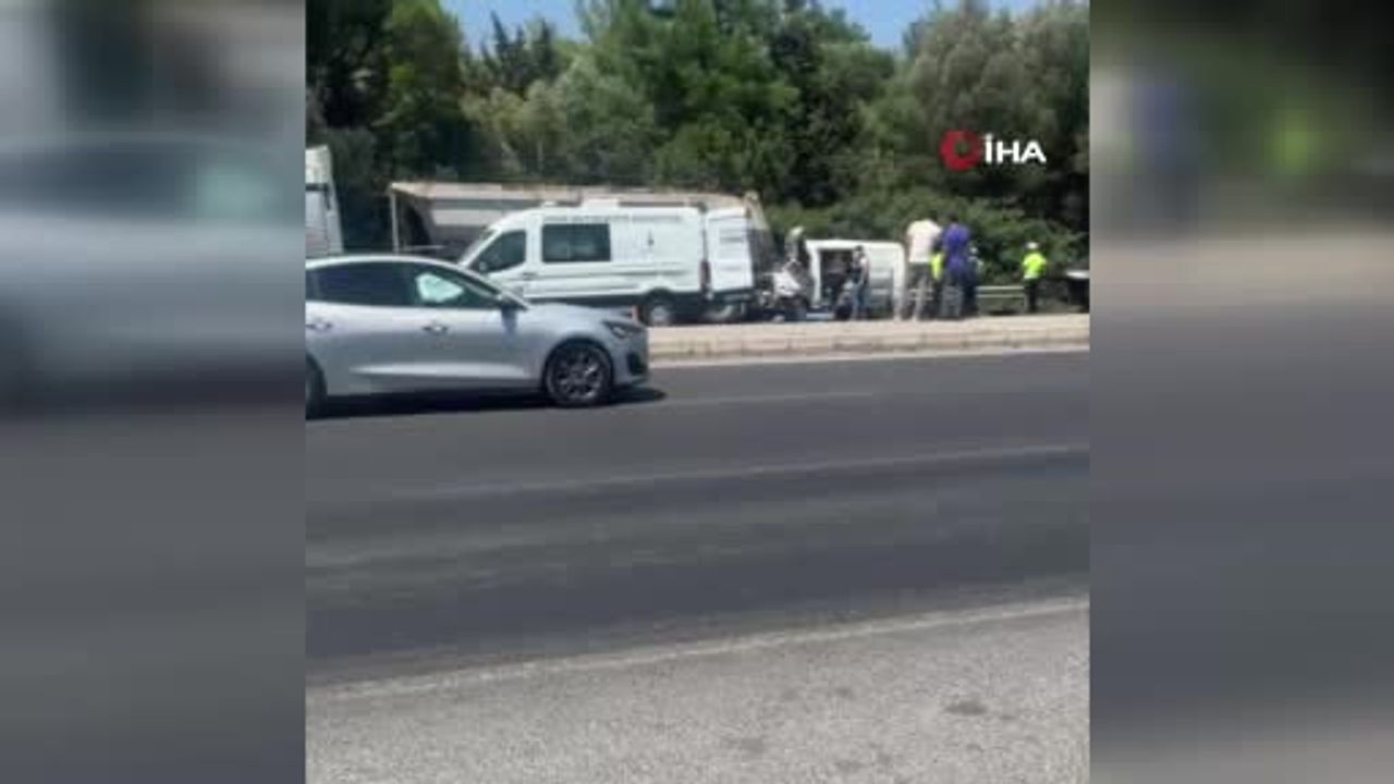 Bornova'da tıra arkadan çarpan panelvan sürücüsünün ölümüyle sonuçlanan kaza