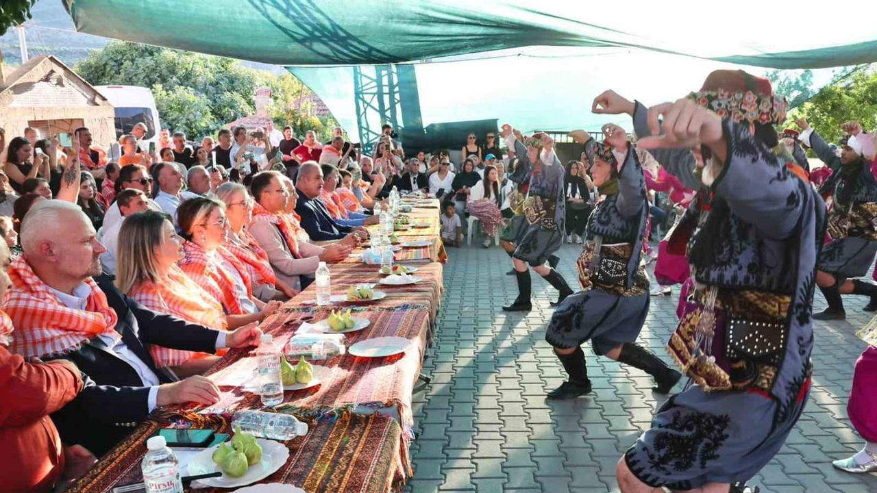 Bozalan incir festivali üreticiyle buluştu ve coşkuyla tamamlandı