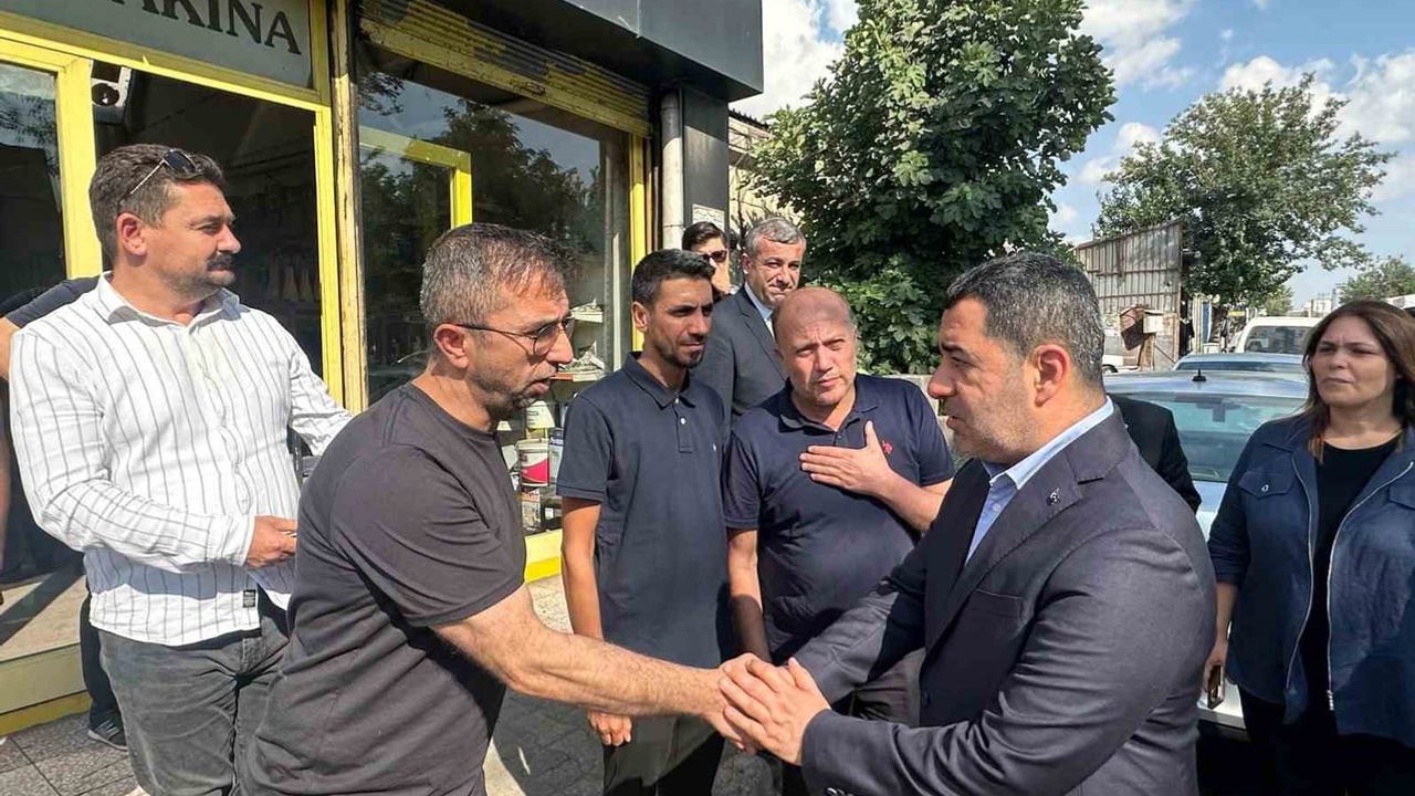 Bozgeyik Gaziantep'te gençler, şampiyonlar ve esnafla saha mesaisinde