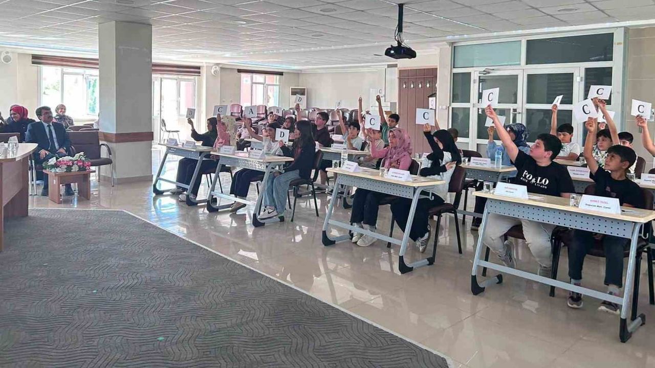 Bozkır'da yaz Kur'an kursları öğrencilerin bilgisini yarışmayla sınadı