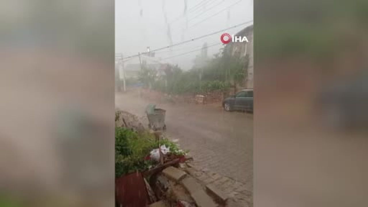 Bozkır Hamzalar Mahallesi'nde sağanak ve dolu altyapıyı tahrip etti