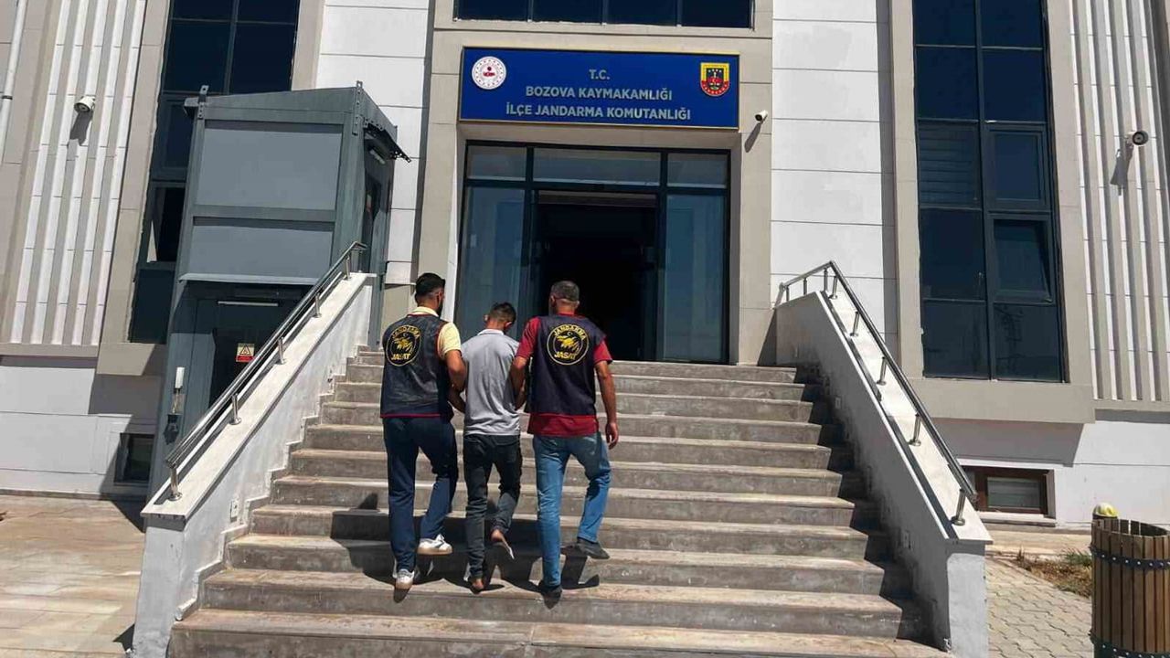 Bozova'da 6 yıl hapis cezası bulunan hükümlü jandarmadan kaçamadı