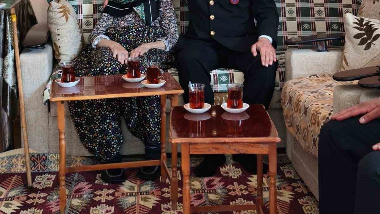 Bozüyük'te şehit ailesine vefa ziyareti sürdü