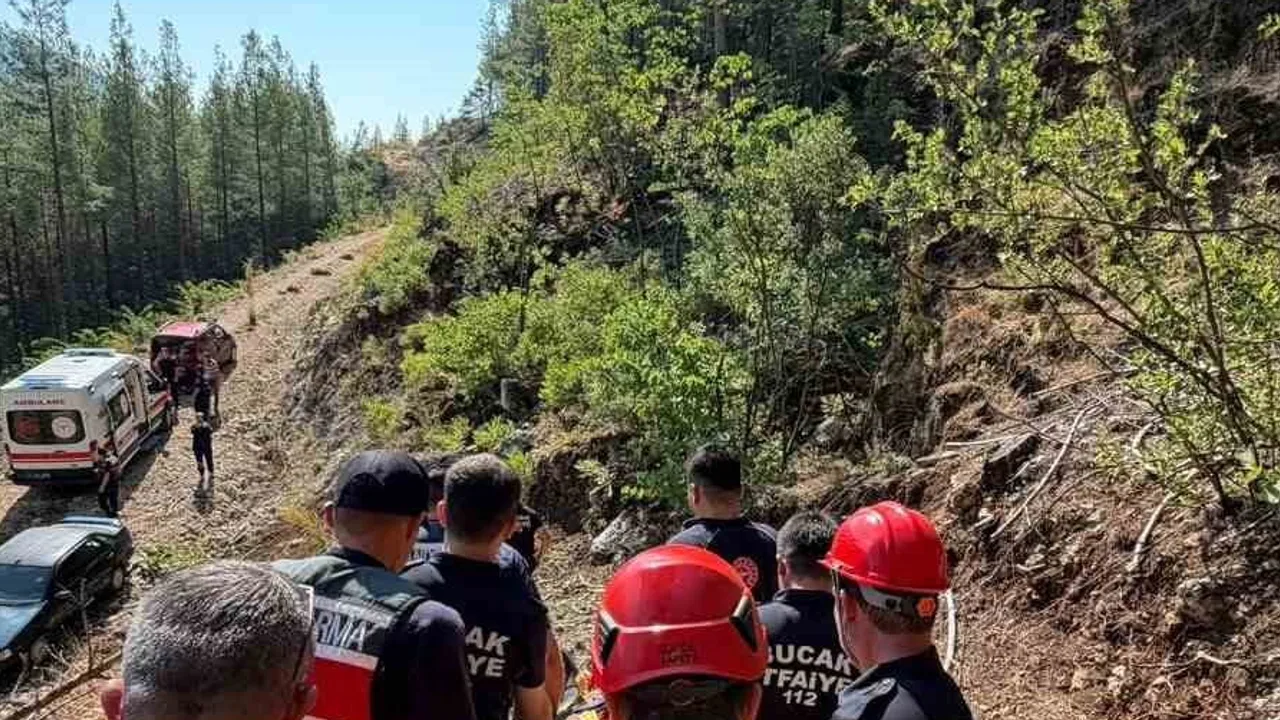 Bucak'ta kayalıklarda yaralanan kişi ekiplerin yaya müdahalesiyle kurtarıldı