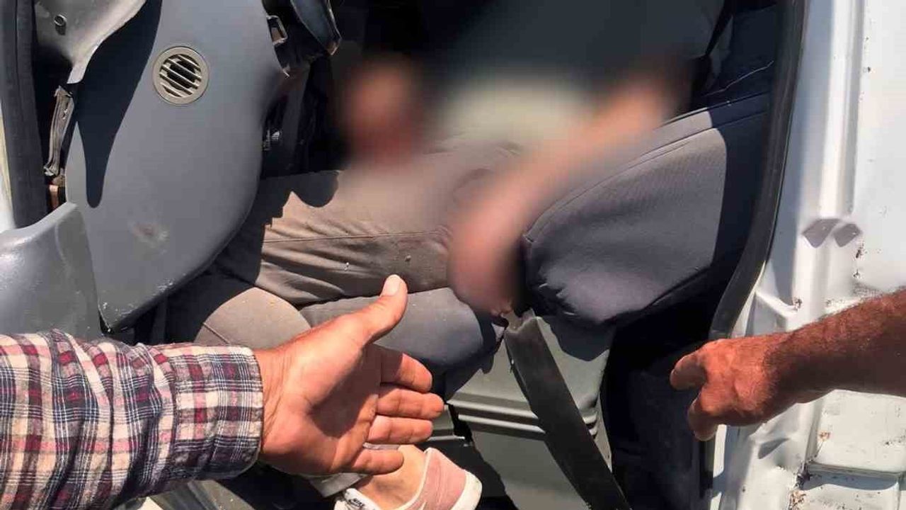 Buharkent'te minibüs kazası Feslek Mahallesi'nde: 8 yaralı, 1'i ağır