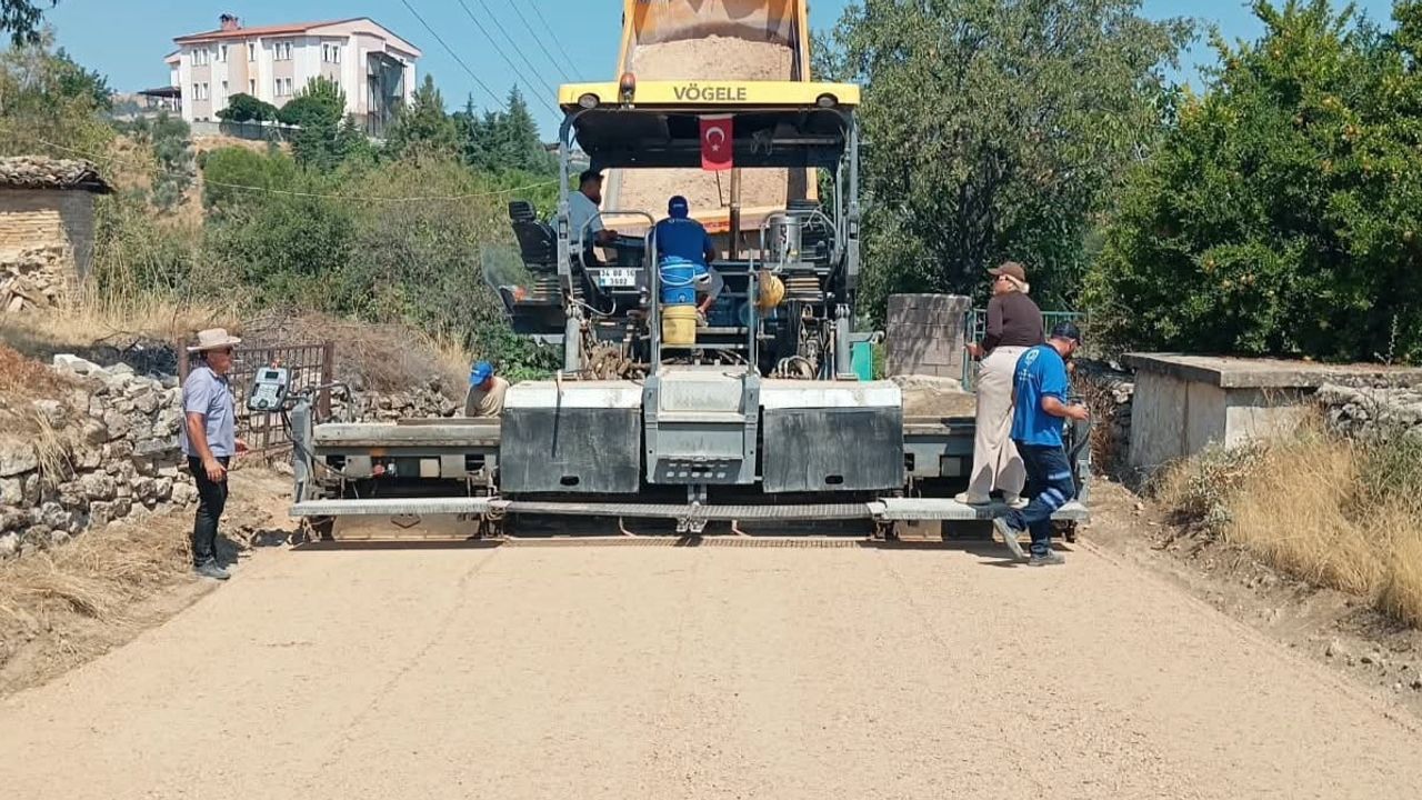Buldan’da Karadere yolu sıcak asfaltla yeniden hayat buldu