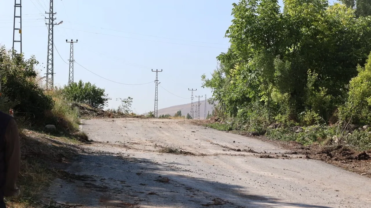 Bünyan’da ulaşım konforu için cezaevi-TOKİ yolu genişletiliyor