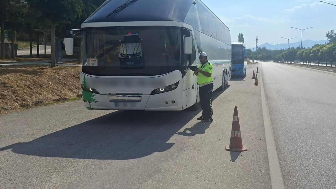 Burdur’da şehirlerarası otobüslerde trafik güvenliği seferberliği