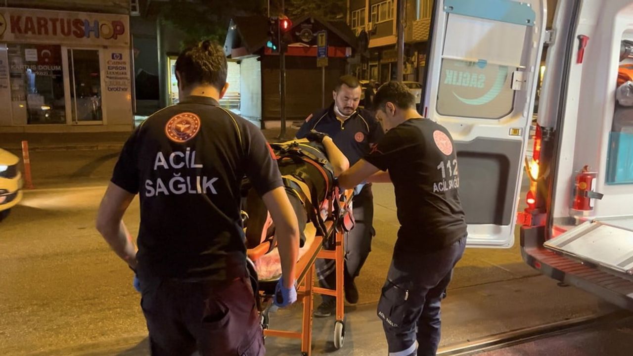 Bursa'da aniden devrilen motosiklet: kadın sürücü tedavi altına alındı
