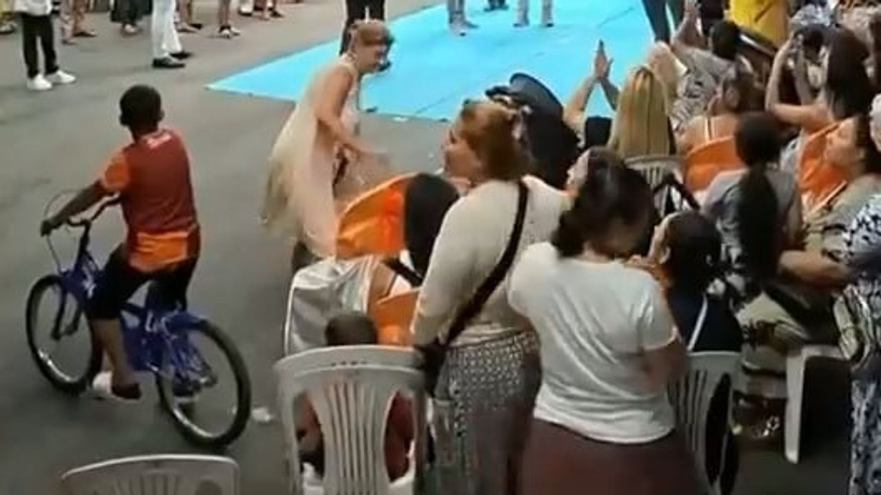 bursa'da düğünde şaşırtan iniş: gelin ve damat vinçle sahneye indi