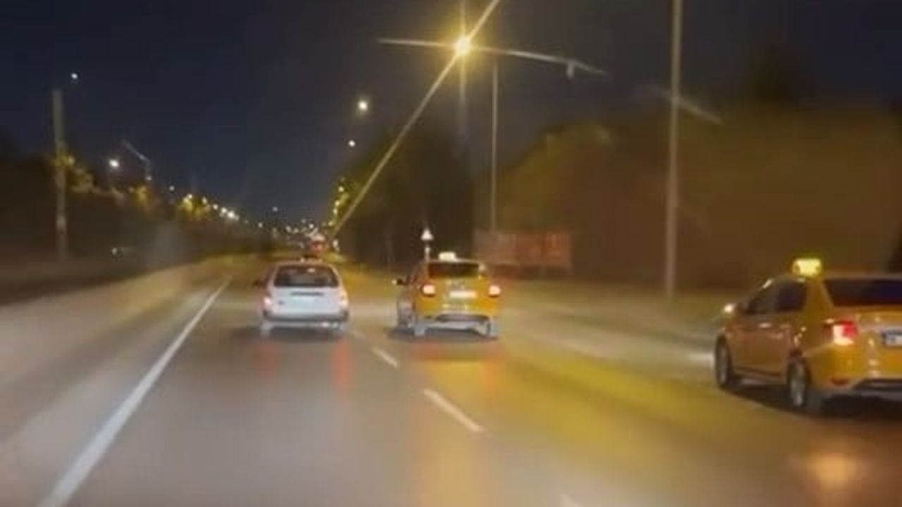 Bursa'da iki taksi arasında yol gerilimi: araç sıkıştırıldı