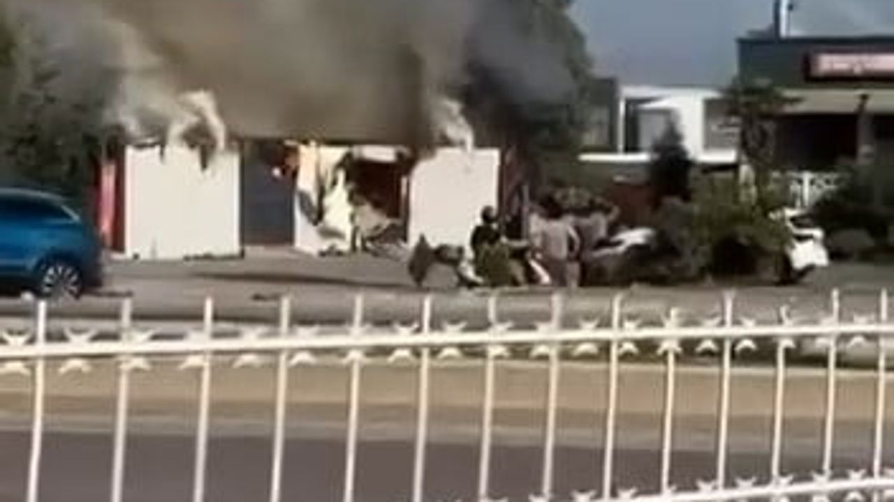 Bursa'da trafo aniden patlayınca cadde paniğe kapıldı