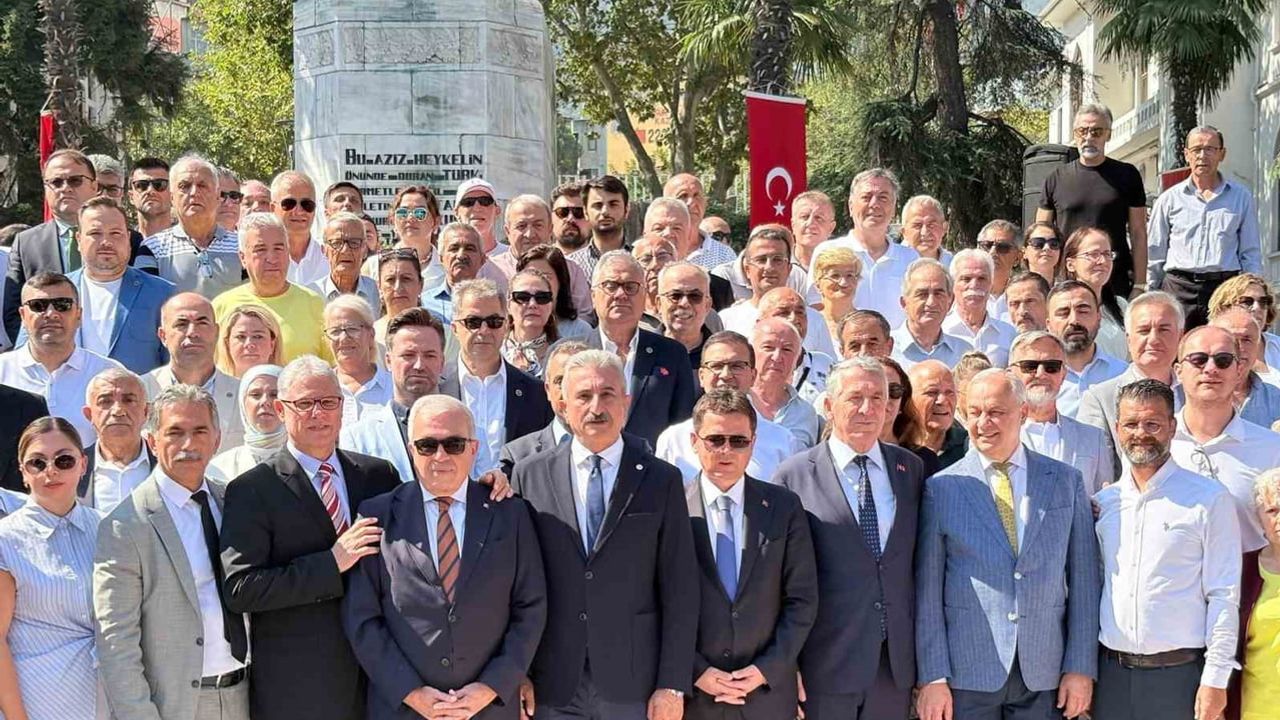 Bursa'da yerel güç dengesi değişti: altı ilçe başkanı ve meclislerin çoğunluğu yeni partiye geçti