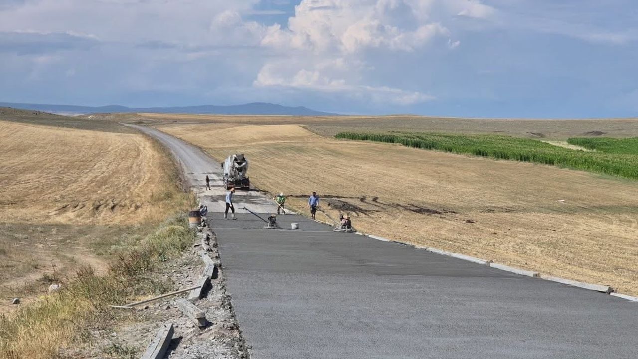 Büyük Pirveli'ye kışa dayanıklı beton yol