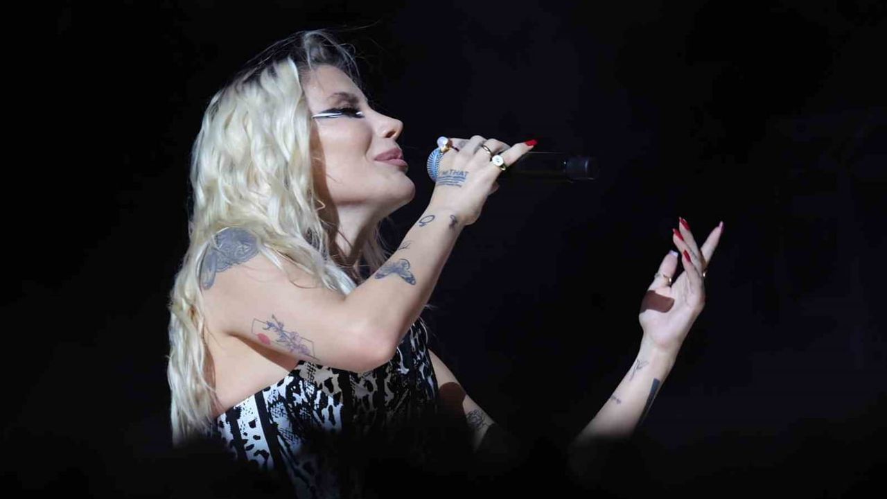 Büyükçekmece'de İrem Derici ile müzik dolu festival akşamı