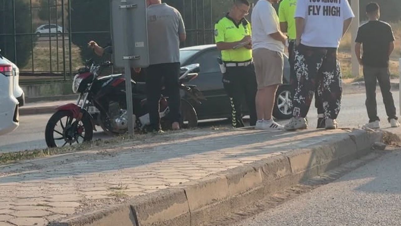 Büyükdere'de kavşakta çarpışma: motosiklet sürücüsü tedavi altına alındı