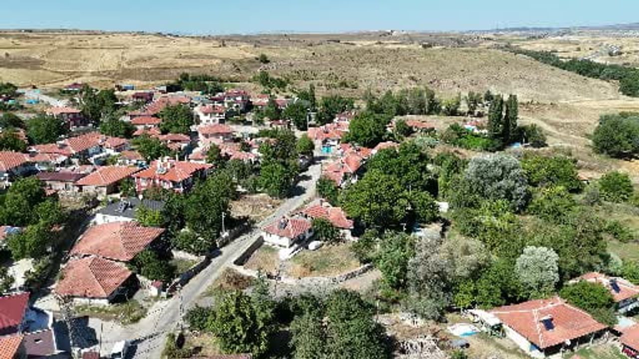 Büyükmahal'de kazanlar kaynıyor: sarı Bursa buğdayıyla bulgur mesaisi