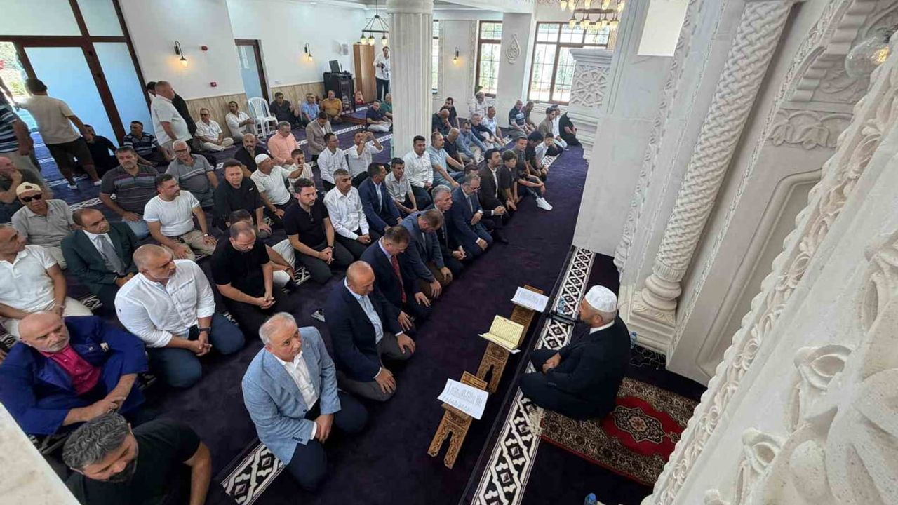 Çamlık'ta Selçuklu mimarisinde yeni cami ibadete açıldı