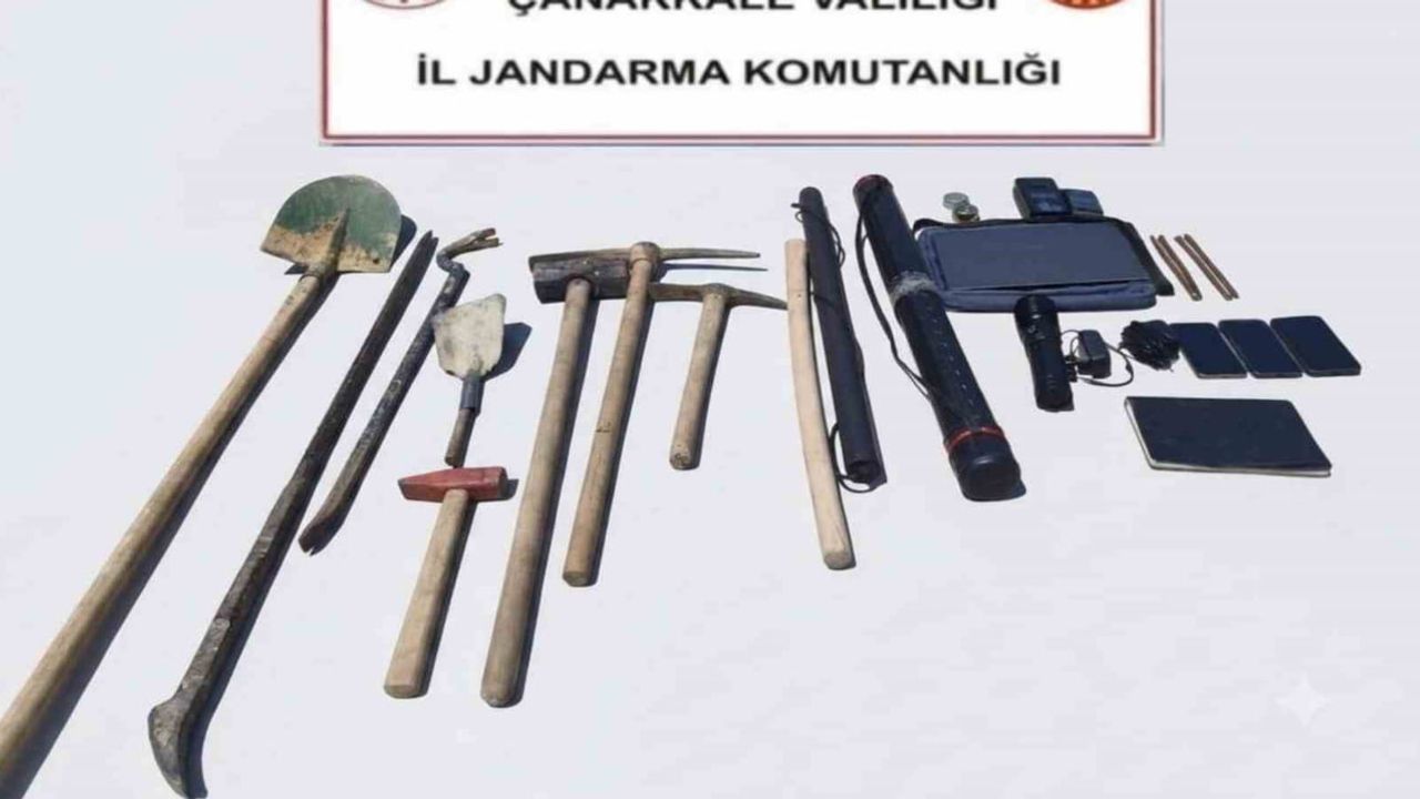 Çanakkale'de jandarmadan kaçak alkol ve ekipman operasyonu