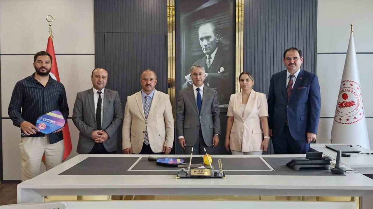 Canik'te yaşam alanları spora açılıyor: pickleball okullara ve kurumlara taşınıyor