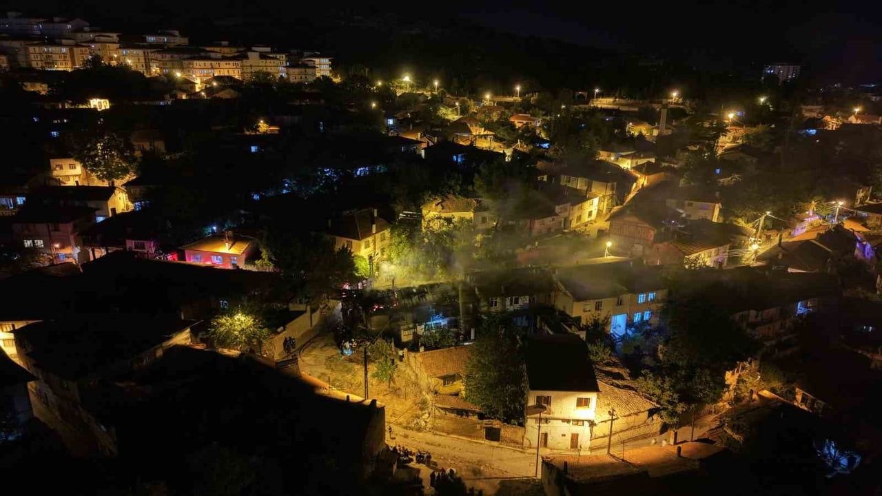 Çankırı İncili Çeşme Mahallesi'nde boş bina yangını kullanılamaz bıraktı