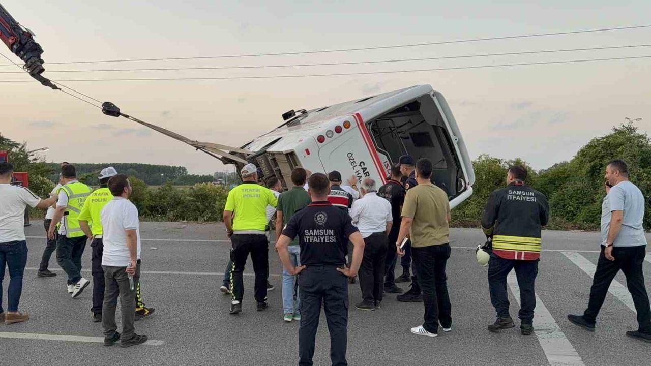 Çarşamba'da yol dışı devrilme: özel halk otobüsünde 21 yaralı
