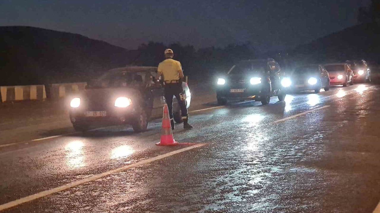 Çaycuma'da gece denetimleri trafik güvenliğine odaklandı