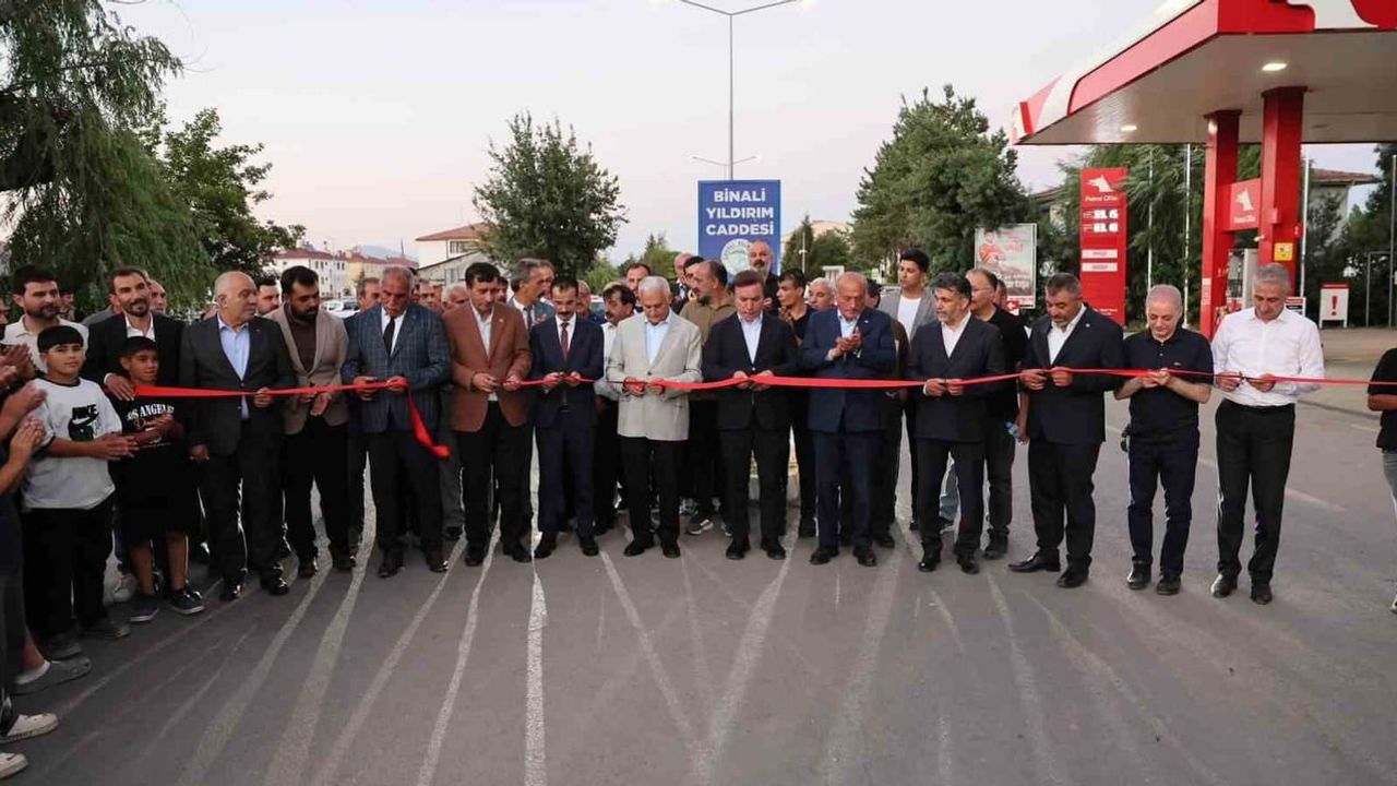 Çayırlı'da Binali Yıldırım caddesi ile tarım yatırımları hizmete açıldı