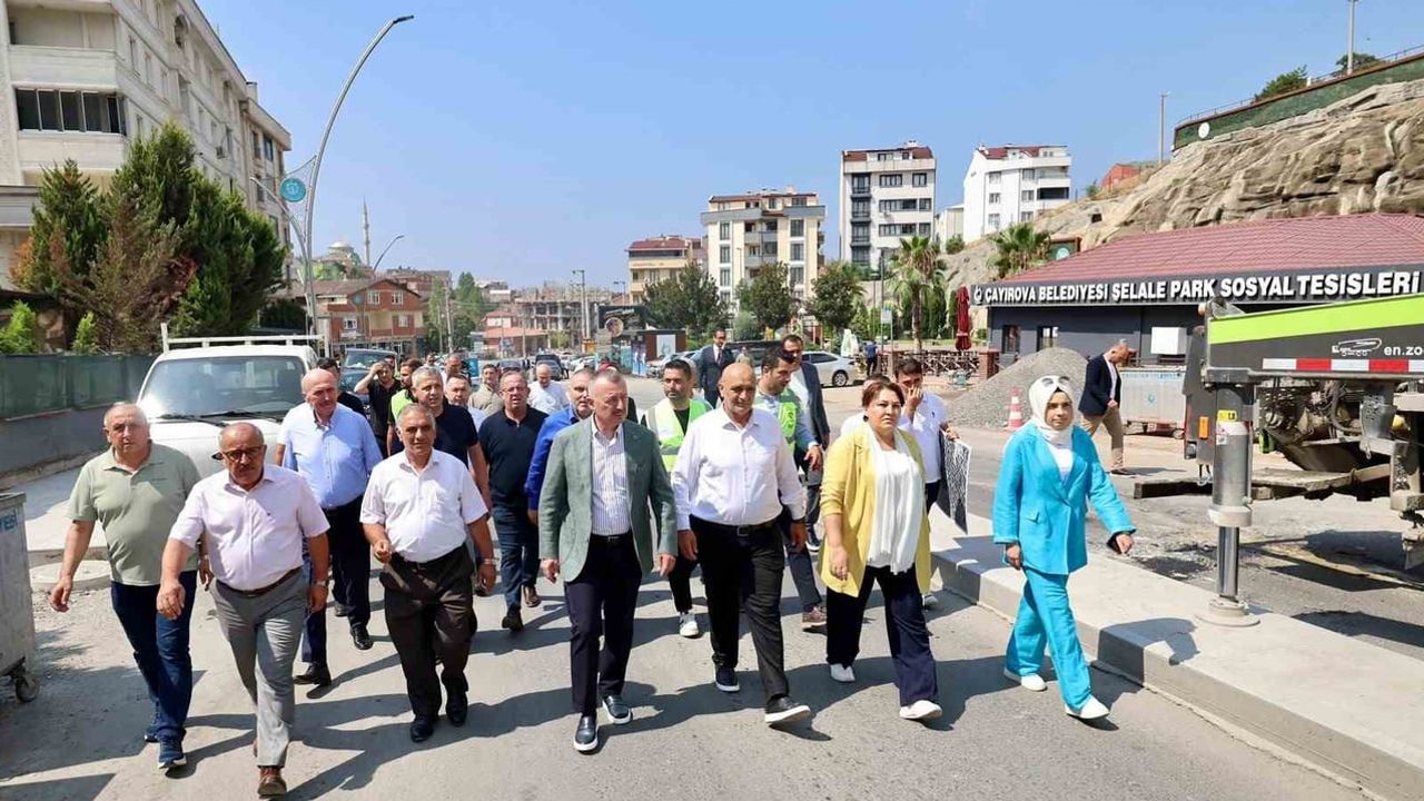 Çayırova’da altyapıdan üstyapıya dönüşüm: Tahir Büyükakın saha incelemesi yaptı