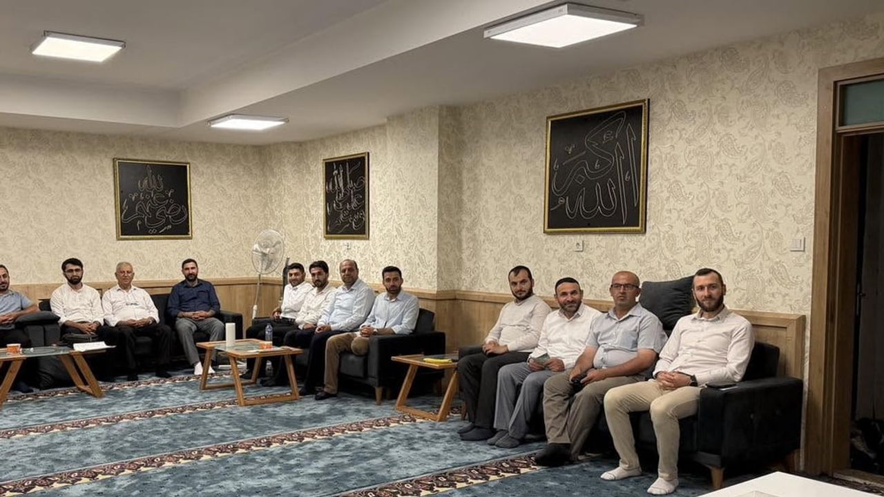ÇEDES ile gençliğe katkı sağlayan personele başarı belgesi
