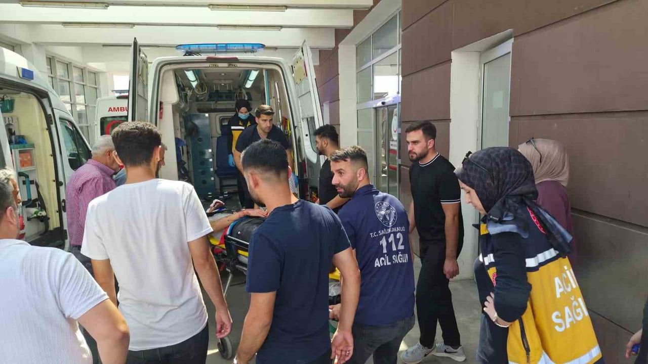 Çelikhan'da trafik kazası: motosiklet sürücüsü ağır yaralandı
