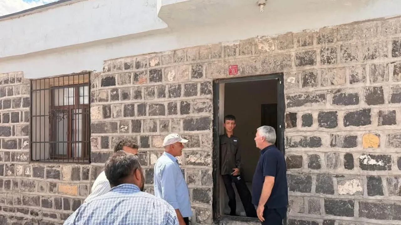 Çermik’te mahalle yolları parke ile yeni bir döneme giriyor