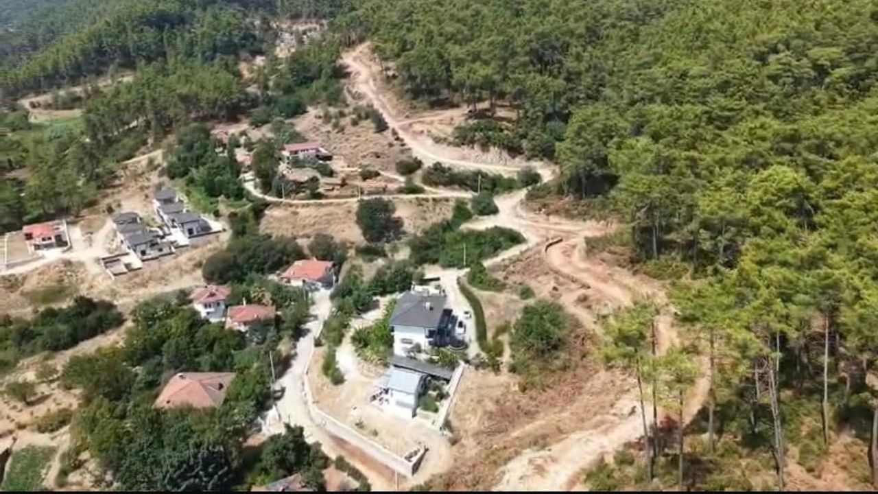 Çetibeli'nde ormanla yerleşim arasına güvenlik hattı olarak yeni yol tamamlandı