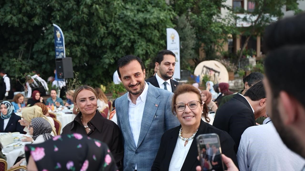 Çeyrek asrı dualarla yad ettiler: AK Parti teşkilatından vefa buluşması