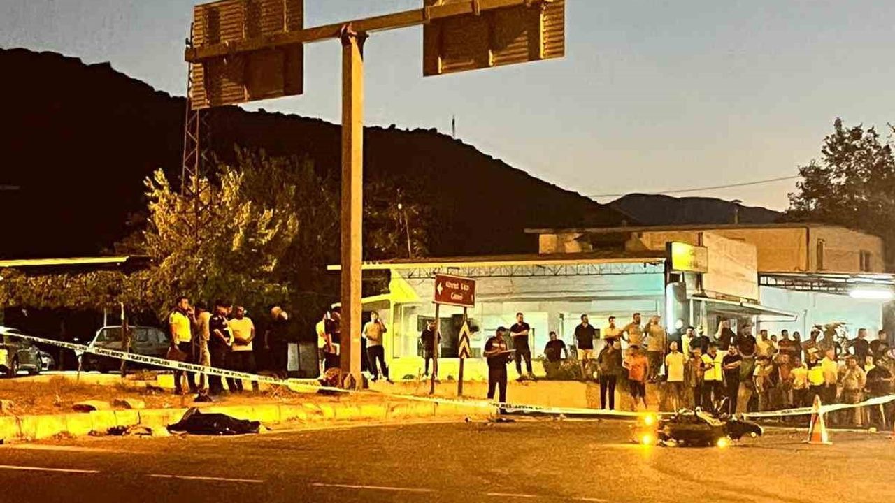 Çine kavşağında motosiklet çarpışması: sürücü yaşamını yitirdi