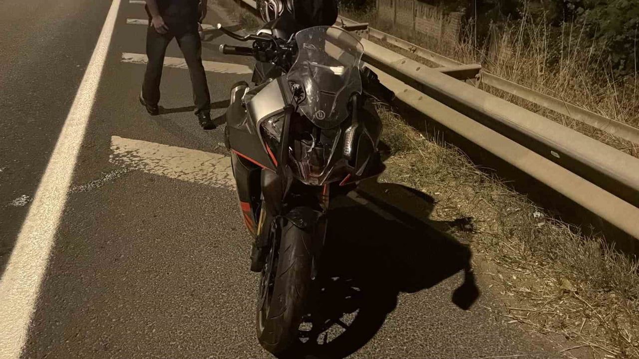 Çivril'de motosiklet çarpışması: iki sürücü yaralandı