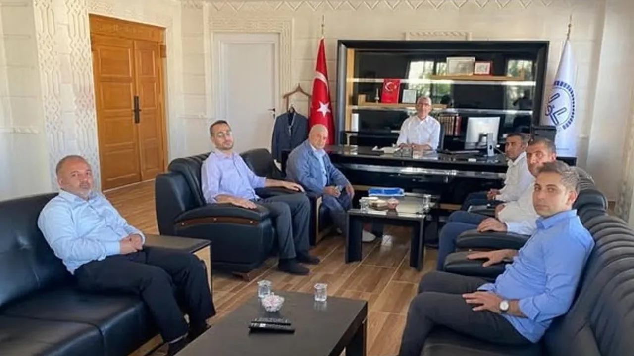Cizre'de din hizmetlerinin başına yeni müftü: Muhammed Özdemir göreve başladı