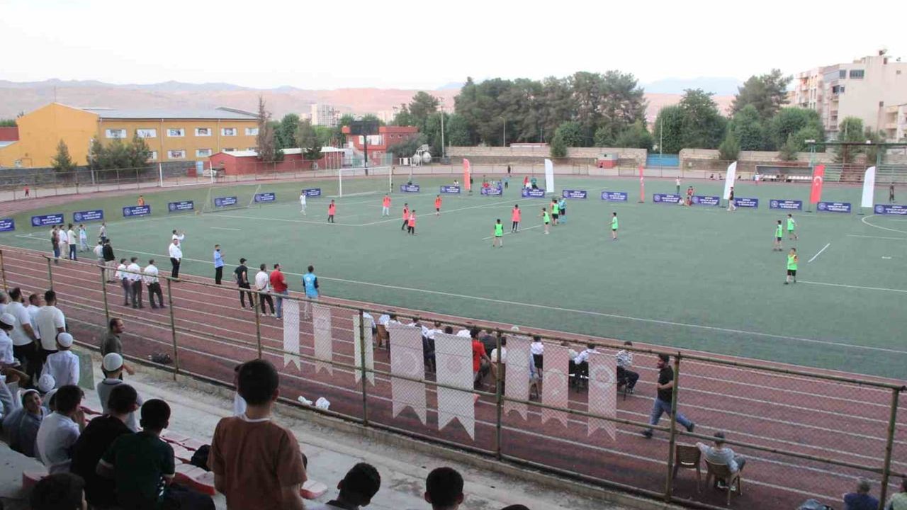 Cizre'de yaz Kur'an kurslarının futbol şöleni penaltılarla sonlandı