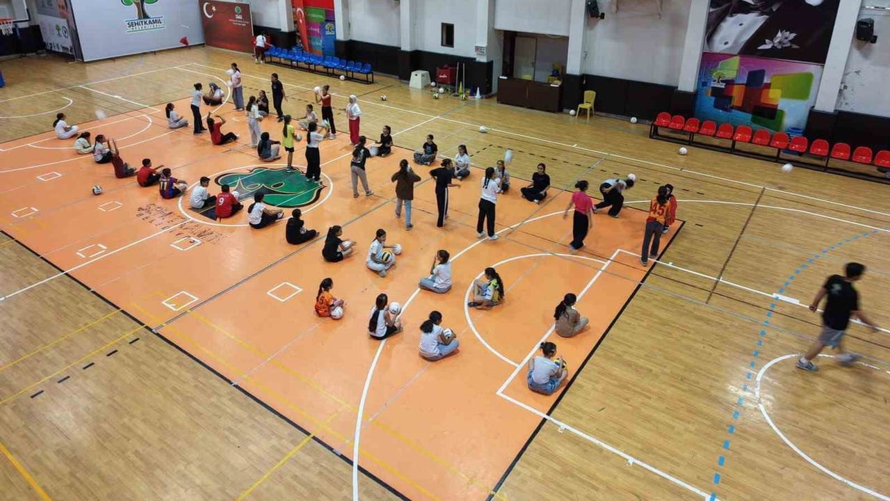 Çocuklar Şehitkamil'de sporla geleceğe hazırlanıyor