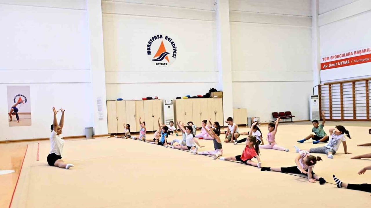 Çocuklara erken yaşta spor: Muratpaşa'da ücretsiz cimnastik programı