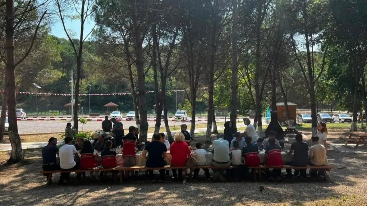 Çocuklardan sokak tebeşiri ve piknikle Sinop'ta sıfır atık bilinci