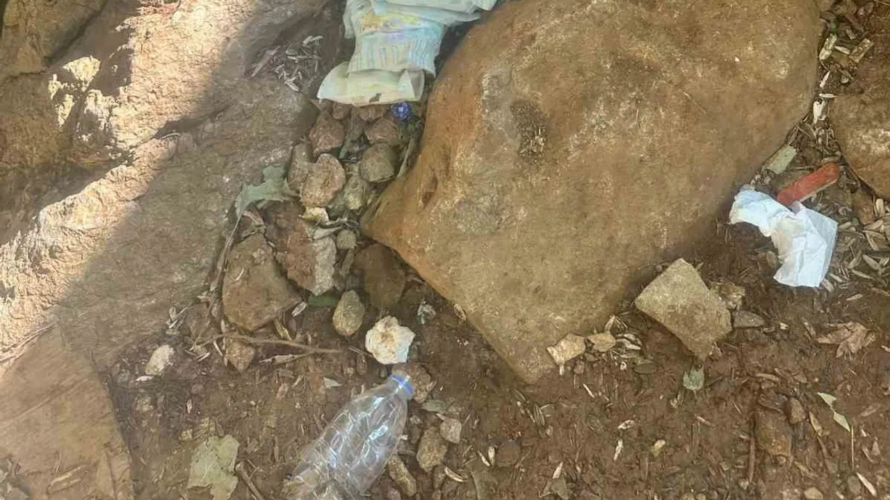 Çöp bırakan ziyaretçiler Çermik’in Sinek Çayı’nda tepki topladı